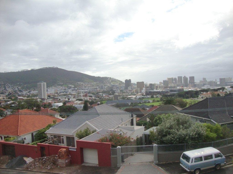 To Let 2 Bedroom Property for Rent in Vredehoek Western Cape
